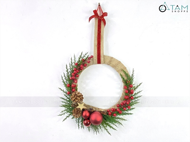 Vòng nguyệt quế chùm châu đỏ sao gỗ lá tùng thơm ĐK 40cm VNGQ-X-41